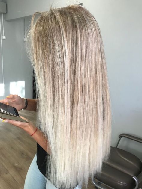 Platinum Highlights With Money Piece, Blonde Hair Inspo Straight, Cold Blonde Hair Highlights, Baliage Hair Blond, All Blonde Hair Color, Blonde Straight Hair, Blonde Hair Goals, Perfect Blonde Hair, Bright Blonde Hair