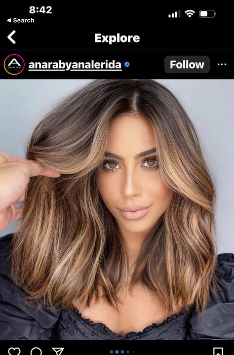 Rambut Brunette, Kadeřnické Trendy, Brunette Hair With Highlights, Brunette Balayage Hair, Brown Hair Balayage, Vlasové Trendy, Hair Balayage, Shoulder Length Hair Cuts, Hair Color And Cut