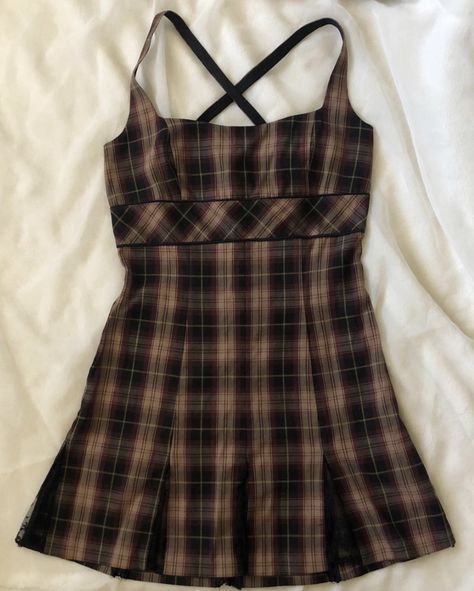 Plade Outfit, 60s Style Dress, Betsey Johnson Aesthetic, Plaid Dress Outfit Summer, Plaid Dress Outfit Fall, Plaid Dress Outfit, Plaid Aesthetic, Vintage Plaid Dress, Terrence Loves You