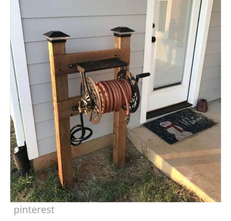 Garden Hose Storage, Hose Storage, Hose Holder, Yard Project, Hose Reel, Backyard Diy Projects, Garden Yard Ideas, Backyard Projects, Diy Backyard