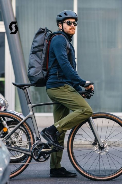 A man wearing the Commuter collection hoody in navy and pants in forest green, posing on a bike. Bike Commuter Style, Cycling Outfit Men, Commuter Bike Style, Cyclist Outfit, Urban Bike Style, Winter Biking, City Cycling, Bike Outfits, Urban Bicycle