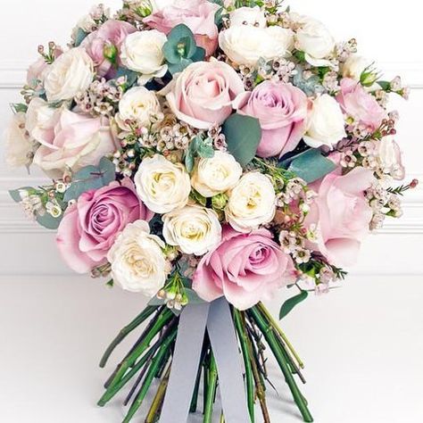 PHILIPPA CRADDOCK on Instagram: “I found out last week that our original, ever so pretty Avebury bouquet is the best selling product on Selfridges' website ... THEIR ENTIRE…” Ribbon Flower Bouquet, Philippa Craddock, Ribbon Flowers Bouquet, White Flower Bouquet, Luxury Flower Bouquets, Bride Flower, Flower Home Decor, Vase Flowers, Ribbon Bouquet