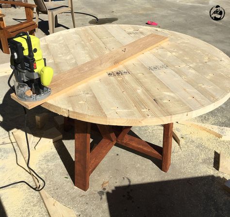 DIY Round Trestle Dining Table - Step 10 Diy Round Dining Table, Dining Table Diy, Dining Table Plans, Diy Esstisch, Round Outdoor Table, Trestle Dining Table, Diy Dining Table, Diy Dining, Trestle Dining Tables