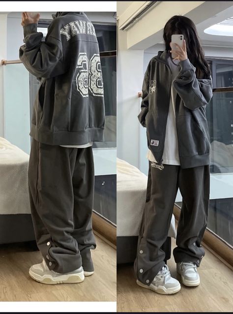 Streetwear Outfit Korean, Korean Tomboy Style Outfit, Tomboy Outfits Winter, Sweatshirt Styling, Korean Street Wear, Female Skirt, Baggy Outfit Ideas, Boyish Outfits, Korean Streetwear