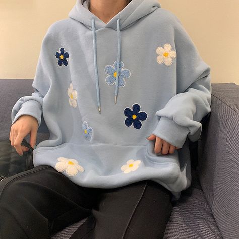 Cute Flowers Applique Pattern Raised Printed Soft Comfortable Long Sleeve Casual Ladies Pullover Hoodies Hoodie Embroidery Ideas, Embroided Hoodie, Flower Applique Patterns, Sweatshirts Oversized, Hoodie Embroidery, Flower Hoodie, Branded Scarves, Women Sweatshirts, Winter Sweatshirt