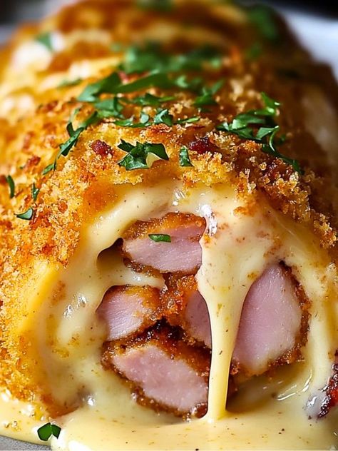 Creamy Chicken Cordon Bleu, Cordon Blue, Martha Stewart Recipes, Blue Dishes, Chicken Cordon, Chicken Cordon Bleu, Ree Drummond, Delicious Dinner, Crispy Chicken