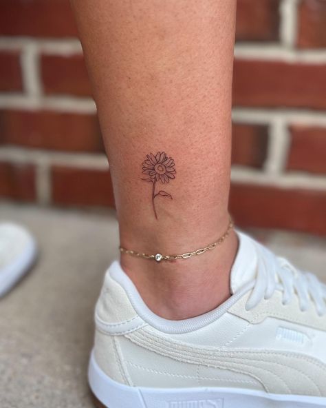 Baby sunflower 🌻 Sunflower Dainty Tattoo, Sunflower Tattoo Finger, Minimalist Sunflower Tattoo Small, Sunflower Fine Line Tattoo, Sunflower Tattoo Ankle, Tiny Sunflower Tattoo, Dainty Sunflower Tattoo, Minimalistic Sunflower Tattoo, Fine Line Sunflower Tattoo