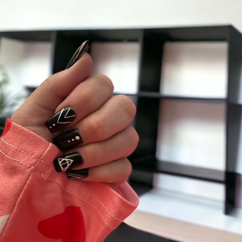 Deathly Hallows Nails, Harry Potter Themed Nails, Themed Nails, Deathly Hallows, Hair And Nails, Harry Potter, Nail Designs, Nail Art, Black And White