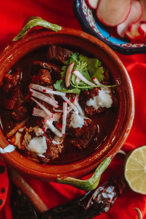 Ancho-Guajillo Short Rib Chili - Sweet Life Short Rib Chili, Outdoor Meals, Cold Weather Comfort Food, Beef Short Rib Recipes, Short Ribs Recipe, Short Rib, Braised Short Ribs, Fall Dishes, Beef Short Ribs