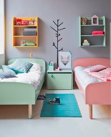 Kids Single Beds, Kids Rooms Shared, Children's Bedroom Ideas, Shared Kids Room, Childrens Bedroom Decor, Shared Bedroom, Shared Room, Toddler Bedrooms, Kids Interior