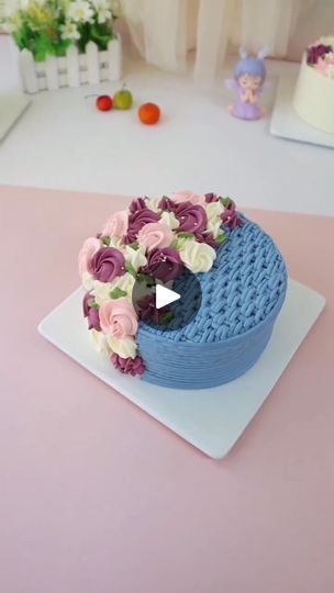 Facebook Cake Decorating Tips And Tricks, Decor Tort, Frosting Ideas, Bouquet Cake, Decorating Tips And Tricks, Frosting Techniques, Decorated Cupcakes, Cakes Design, Art Cake