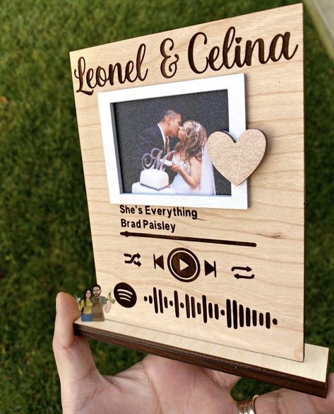 Wood Laser Ideas, Laser Cut Decor, Laser Cut Wood Crafts, Laser Engraved Gifts, Laser Engraved Ideas, Laser Art, Valentines Day Gifts, Favorite Song, Diy Crafts Hacks