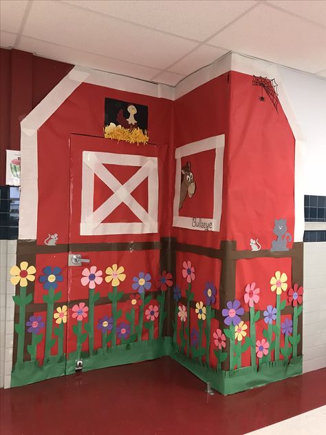 Western Theme Door Decoration Farm Classroom, Farm Classroom Theme, Classroom 2023, Barnyard Theme, Farm Door, Class Door, Big Red Barn, School Door Decorations, School Doors