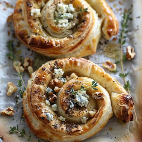 cookefast | Blue Cheese, Walnut and Thyme Pull Apart Puff Pastry Twirl | Facebook Blue Cheese Walnut Thyme Pull Apart, Pull Apart Puff Pastry, Cheese Puff Pastry, Cheese Pastry, Chili Ingredients, Puff Pastry Recipes, Pies & Tarts, Pull Apart, Pastry Recipes