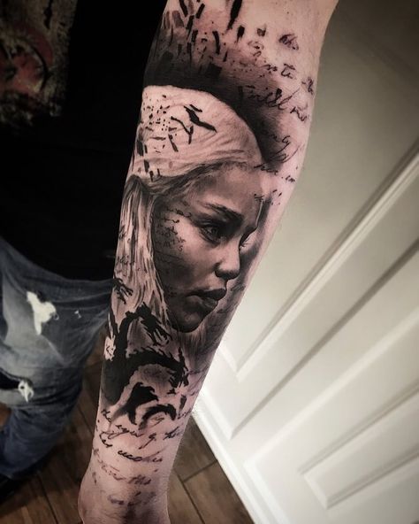 Daenerys Targaryen Tattoo, Got Tattoo, Traditional Tattoo Sleeves, Targaryen Tattoo, Game Of Thrones Tattoo, Best Tattoo Ever, Sleeves For Men, Traditional Tattoo Sleeve, Geek Tattoo