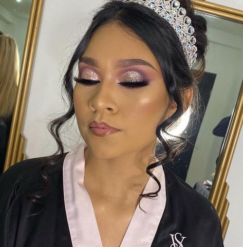 Make Up For Quinceanera Purple, Lilac Quinceanera Makeup Looks, Basic Purple Eyeshadow, Quinceanera Lavender Makeup, Dark Purple Quince Makeup, Quince Makeup Purple And Silver, Lavander Makeup For Quince, Purple Makeup For Quinceanera, Quinceanera Makeup Lilac