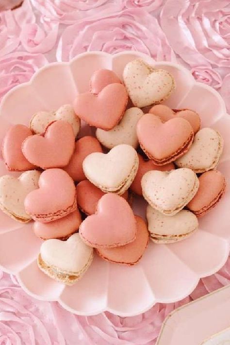 Heart Macarons, Galentines Day Ideas, Valentine Tea, Valentines Party Decor, Valentines Baking, Valentine Nail, Galentines Party, Macaroon Recipes, Valentine Nails