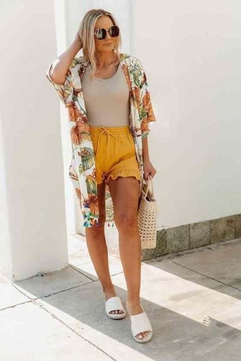 Cute Outfits For Humid Weather, Summer Cruise Outfits 2023, Lakehouse Outfit Summer, Resort Beach Outfits, Family Vacation Outfits Summer, Women’s Summer Outfits, Womens Beach Outfits Vacations, Hot Summer Outfits For Women, Tropical Resort Outfits