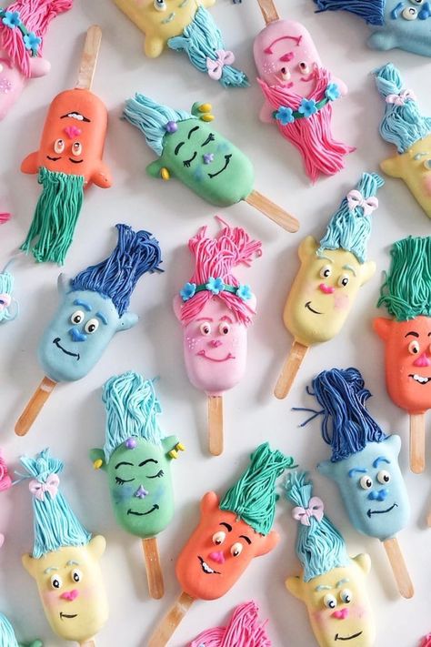 Trolls Birthday Party Cake, Popsicles Cake, Trolls Cake, Disney Desserts, Trolls Party, Trolls Birthday Party, Kids Movies, Birthday Cake Pops, Cake Pops How To Make