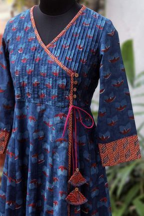 Indian Kurti Designs, Kurta Patterns, Simple Kurta Designs, Designer Kurti Patterns, Kurti Patterns, Neck Designs For Suits, Simple Kurti Designs, Long Kurti Designs, Kurta Neck Design