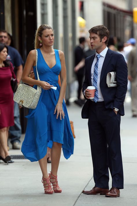 Bold Blue Gossip Girl Outfits Serena, Sister Appreciation, Blake Lively Outfits, Upper East Side Fashion, Serena Van Der Woodsen Style, Serena Dress, Fleur Delacour, Blake Lively Style, Flamboyant Natural