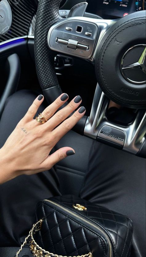 Cartier Nail Ring Stack, Nails On Steering Wheel, Handbag Essentials, Luxury Nails, Luxury Life, Beauty Salon, Boss Lady, Manicure And Pedicure, Old Money