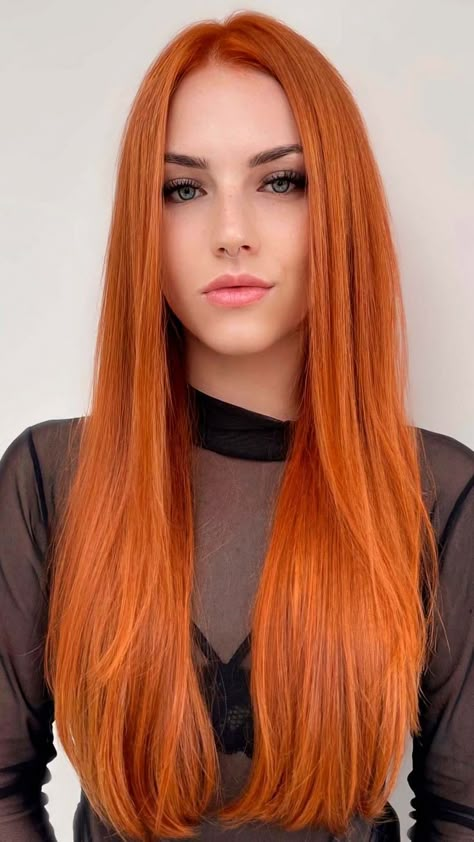 Pretty Red Hair, Cheveux Oranges, Medium Long Haircuts, Music Instagram, Red Haired Beauty, Ginger Hair Color, Red Hair Woman, Beautiful Red Hair, Long Red Hair