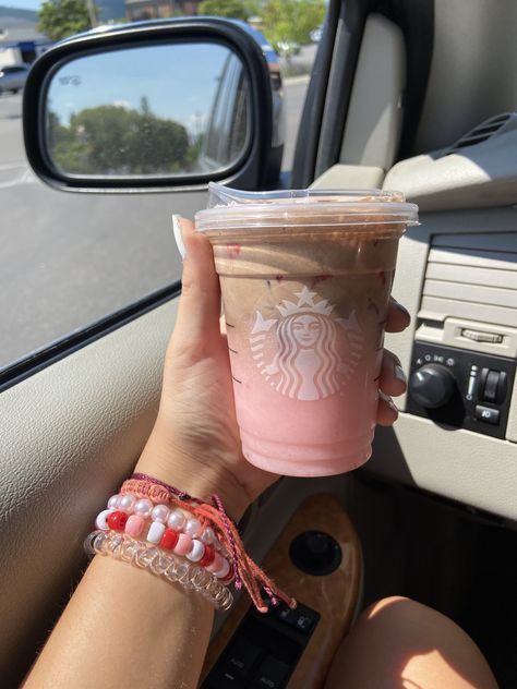 Chocolate Covered Strawberry Starbucks, Chocolate Covered Strawberry Drink, Strawberry Starbucks Drink, Sweet Cream Cold Foam, Starbucks Chocolate, Coffee Orders, Cream Cold Foam, Starbucks Secret Menu Recipes, Starbucks Orders