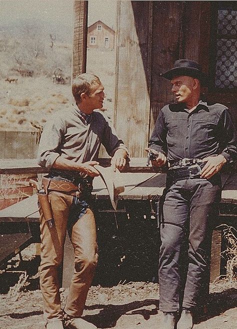 Steve McQueen and Yul Brynner in The Magnificent Seven 1960 Magnificent Seven 1960, Western Spaghetti, Steven Mcqueen, Magnificent 7, Magnificent Seven, Yul Brynner, Film Vintage, The Magnificent Seven, Steve Mc