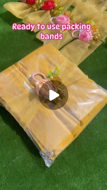 Suit Packing Ideas Wedding, Dress Packing Ideas, Saree Packing, Trousseau Packing, Wedding Gift Pack, Creative Wedding Gifts, Gifts Wrapping, Packing Clothes, Gifts Wrapping Diy