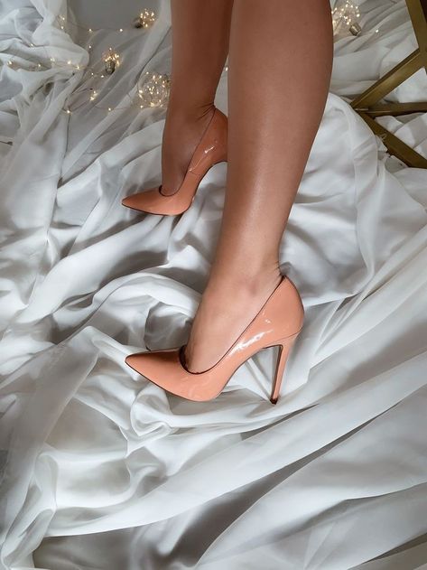 𝒫𝒶𝓇𝒾𝓈 𝒻𝓇𝒶𝓃𝒸ℯ Peach Heels, Pump Heels, Traditional Indian Outfits, Lifestyle Brand, Indian Outfits, Lifestyle Brands, Paris France, Pumps Heels, Everyday Fashion