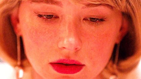 Hayley Bennett, Fun Sites, Haley Bennett, Women With Freckles, Olivia Hussey, Home Dance, Female Protagonist, Girl Movies, Figure Poses