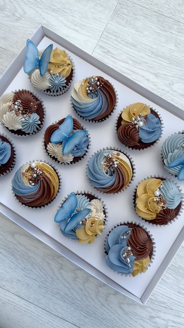 Denim Cupcakes, Edible Butterflies, Edible Butterfly, Cupcake Videos, Butterfly Cupcakes, Sugar Momma, Piping Techniques, Cupcake Art, Buttercream Cake