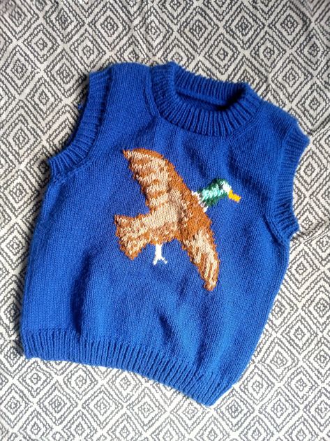 PDF: Knit Duck Sweater Pattern - Etsy Fish Knit Sweater, Cool Knitting Patterns, Sweater Outfits For Work, Knit Fashion Pattern, Sweater Pattern Free, Duck Sweater, Knit Duck, Intarsia Knitting, Outfits For Work