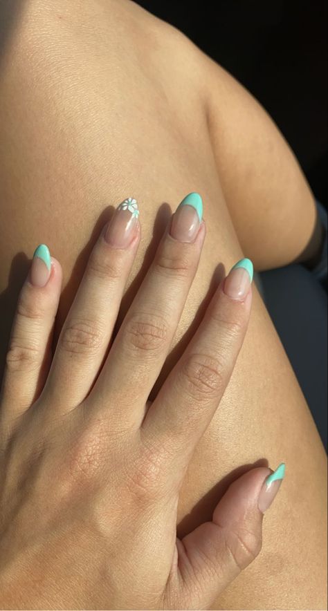 Vacation Nails French Tips, Nails French Tips, Theme Nails, Elegant Touch Nails, Nails French Tip, Beachy Nails, Nails Green, Simple Gel Nails, French Tip Acrylic Nails