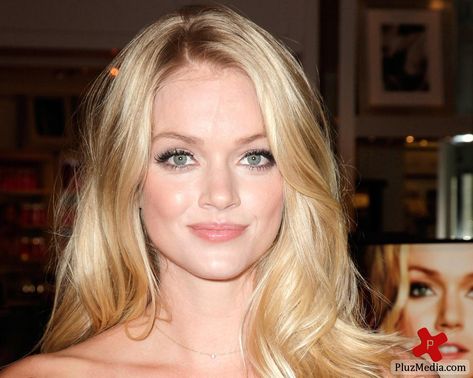 Golden Blonde Hair Color, Lindsay Ellingson, Golden Blonde Hair, Most Beautiful Eyes, Shades Of Blonde, Hair Shades, Golden Blonde, Blonde Women, Dream Hair