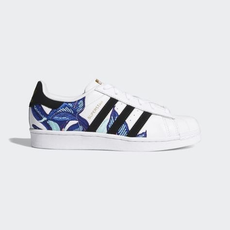 Sneakers Painting, Clothing Painting, Superstar Adidas, Inspirational Journal, Adidas Superstar Women, Cycling Shoes Women, Superstar Shoes, Diy Sneakers, Adidas Shoes Superstar