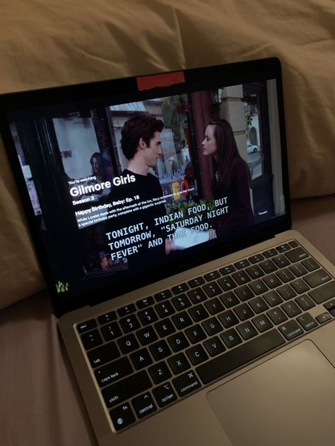 Hobby Watching Movie, Gilmore Girls Movie Night, Watching Gilmore Girls Aesthetic, Watching Series Aesthetic, Gilmore Girls Episodes, Birthday Deals, Watch Gilmore Girls, Mean Girls Movie, Gilmore Girls Seasons