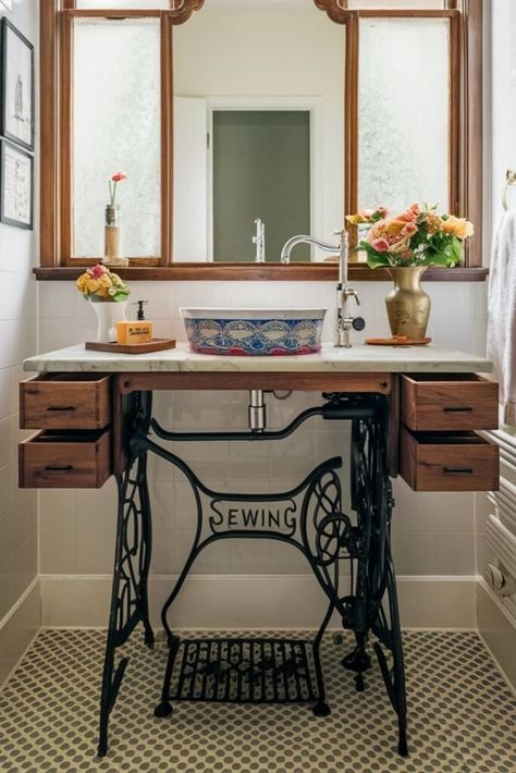 20 DIY Bathroom Vanity [Easy Ideas] – craftydiyers.com Vintage Sinks Bathroom, Upcycled Sink, Dresser Sink Vanity, Pallet Vanity, Dresser Sink, Crib Inspiration, Bathroom Mirrors Diy, Vintage Sink, Shabby Chic Vanity