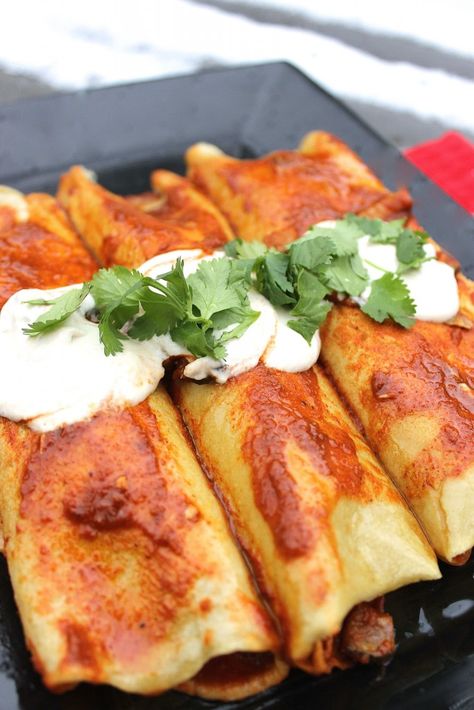 PALEO CHICKEN ENCHILADAS - Predominantly Paleo Dairy Free Chicken Enchiladas, Paleo Enchiladas, Paleo Mexican, Paleo Main Dishes, Spanish Recipes, Paleo Crockpot, Paleo Life, Cassava Flour, Autoimmune Protocol