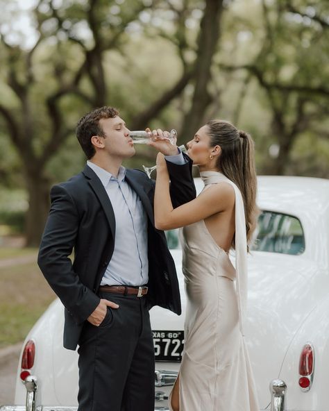 No champagne problems here 🍾💍 Proposal Pictures, Champagne Problems, Outdoor Wedding Photos, Champagne Wedding, Wedding Poses, Couples Photoshoot, Engagement Pictures, Couple Posing, Styled Shoot