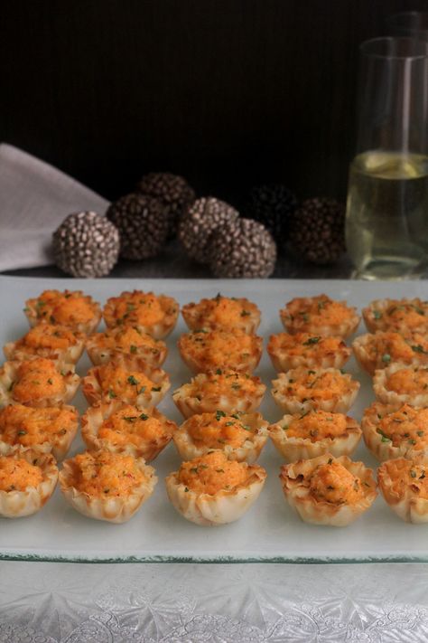 Crawfish Pies, Emeril Recipes, Puff Pastry Shells, Puff Pastry Appetizers, Perfect Mashed Potatoes, Party Snack Food, Christmas Recipes Appetizers, Emeril Lagasse, Pastry Shells