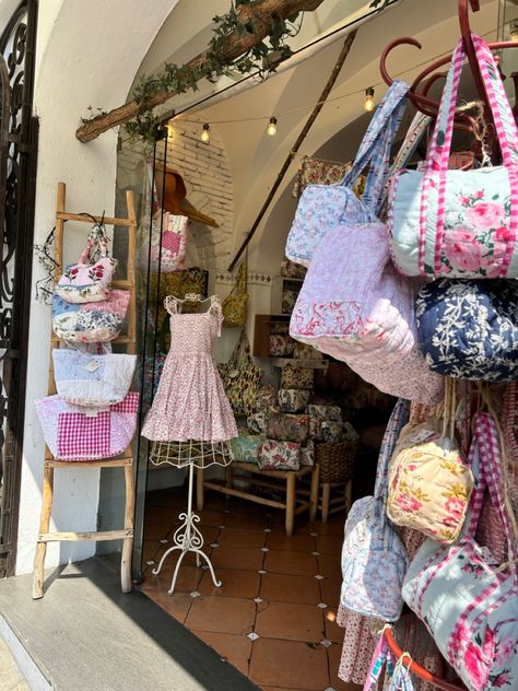 Travel Bags Aesthetic, Cb Positano, Sewing Aesthetic, No Ordinary Girl, Ordinary Girls, Career Fashion, Pink Girly Things, Small Business Ideas, Positano