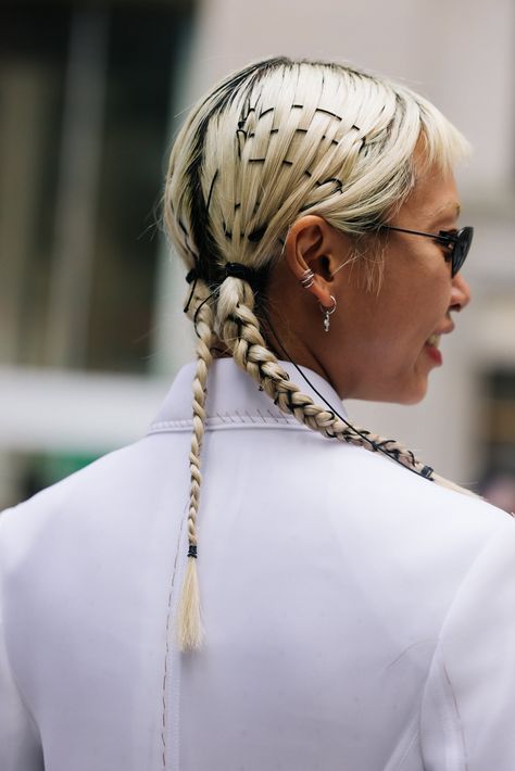 New York Fashion Week Hair Trend: Thread Accessories Fashion Week Hairstyles, Editorial Hairstyles, Jumbo Scrunchies, Thread Accessories, Fashion Week Hair, Pulled Back Hairstyles, Shiny Eyes, Hair Cuffs, Braided Styles