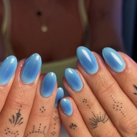 londyn candland on Instagram: "blue aura + chrome 🩵💙   proud of this before and after!! These nails lasted 5 weeks in Hawaii with no lifting or chipping💚" Blue Aura Nails With Chrome, Blue Aura Chrome Nails, Aura And Chrome Nails, Dancing Queen Nails, Blue Nails With Jewels, Simple Beach Nail Designs, Blue Hawaii Nails, Blue Gel Nails Designs, Cute Gel X Nails