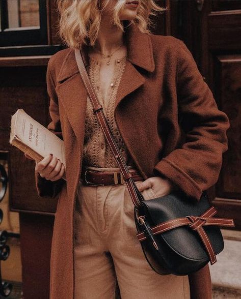 Brown Aesthetic Outfit, Salem Trip, Wardrobe Revamp, Dark Academia Outfits, Academia Outfits, Mode Hippie, Academia Style, Dark Academia Fashion, Academia Fashion