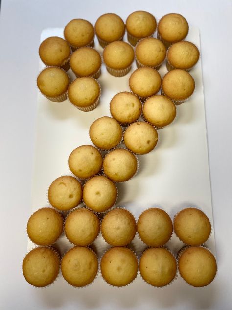 Cake In Number Shape, One Shaped Cupcake Cake, Cupcakes Into Numbers, Cupcakes In 1 Shape, Cupcakes Arranged In Numbers, Cupcakes In The Shape Of 1, Number 1 Shaped Food, Pull Apart 1 Cupcake Cake, Desserts For One Year Old Party