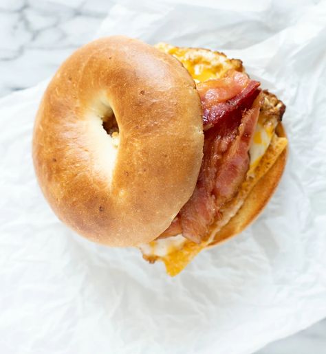 Bagel And Egg Sandwich, Bacon And Egg Bagel, Cheese Bagel Recipe, Bacon Egg And Cheese Bagel, Breakfast Munchies, Egg Cream Cheese, Breakfast Bagel Sandwich, Fat Monkey, Egg And Cheese Bagel