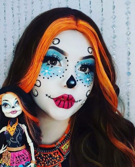 Skelita Calaveras Costume, Monster High Makeup Looks, Monster High Skelita, Halloween Makeup For Kids, Monster High Makeup, Monster High Halloween, Monster High Cosplay, Skelita Calaveras, Popular Halloween Costumes