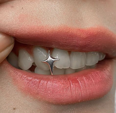 Pretty Teeth, Silver Grillz, Dental Jewelry, Grillz Teeth, Grills Teeth, Tooth Gem, Teeth Jewelry, Dope Jewelry, Funky Jewelry